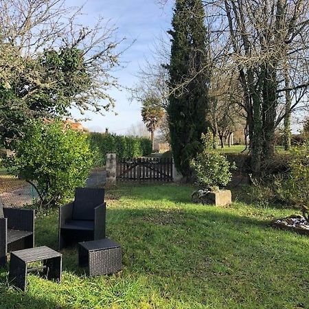 Charmant Gite En Perigord Vert Douchapt Exterior photo