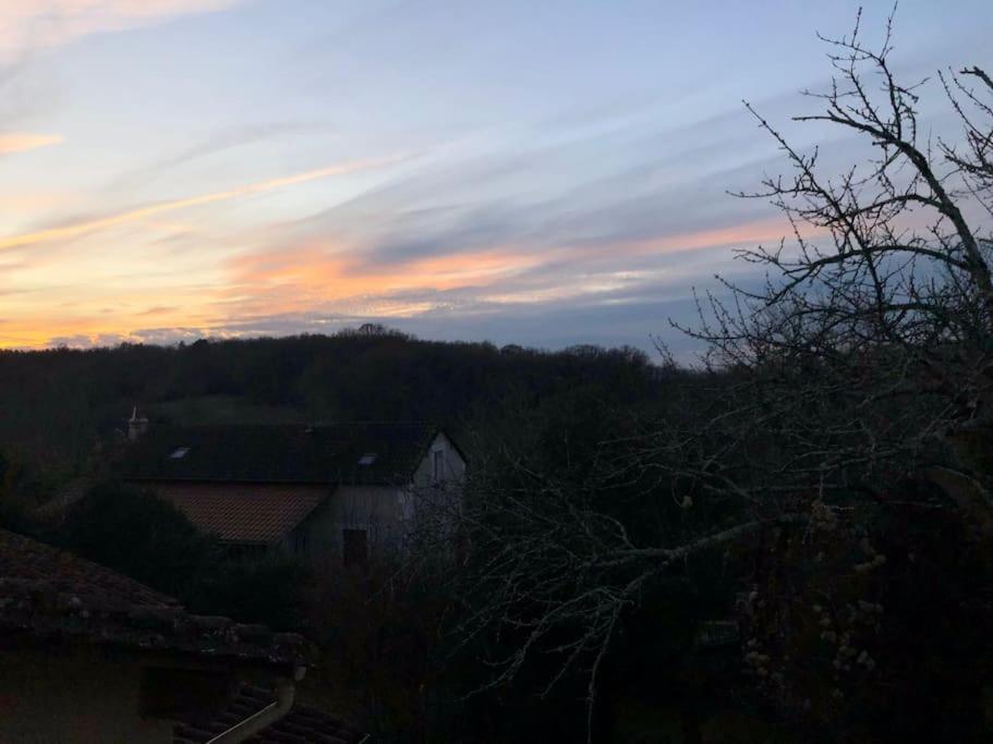Charmant Gite En Perigord Vert Douchapt Exterior photo